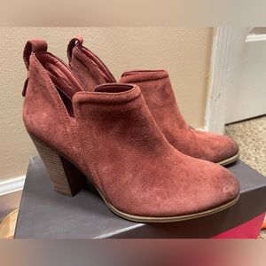 Vince Camuto Francia Booties in Sedona 9.5